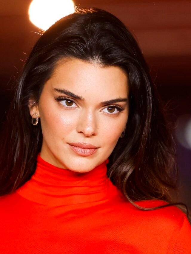 Kendall Jenner Strikes a Sultry Pose in an Itty-Bitty Paradise Bikini ...